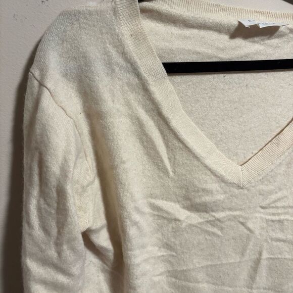 Everlane Cashmere V-neck Cropped Sweater in Cream White- Size Large - Picture 6 of 10